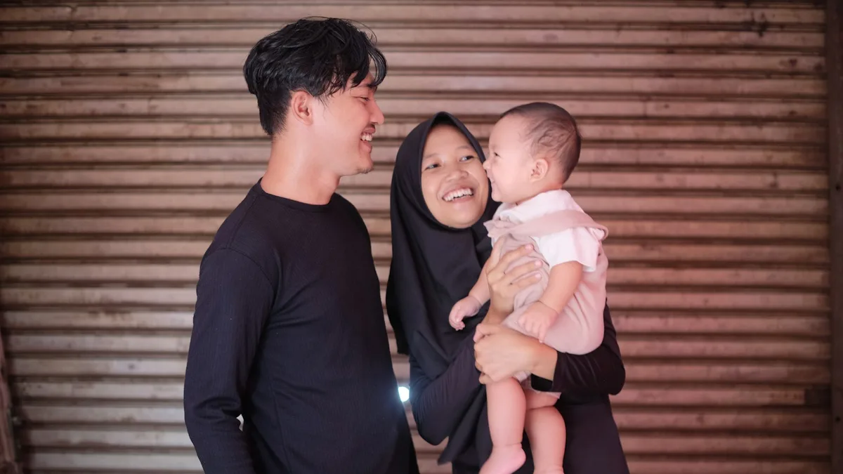 Begini Cara Mengajarkan Anak Berbagi dan Tidak Egois Menurut Islam