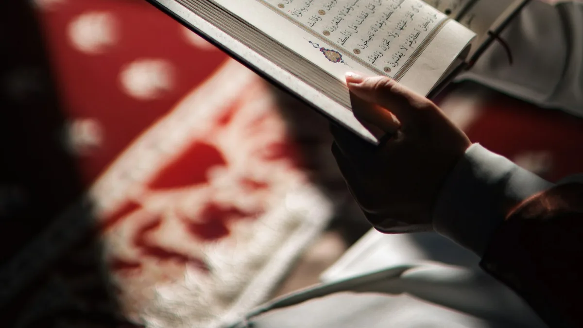 Cara Mengajarkan Anak Membaca Al-Qur'an (Mengaji) Sejak Dini